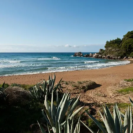 Aphrodite - Beachfront House - Recently Renovated 펜션 *