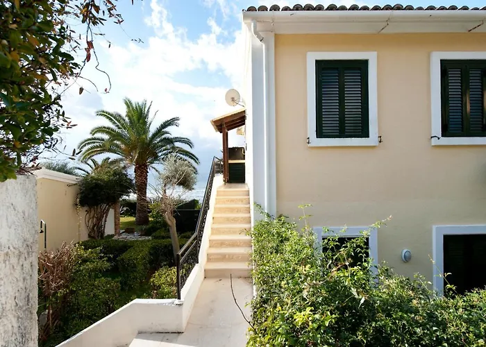 Aphrodite - Beachfront House - Recently Renovated Glifada