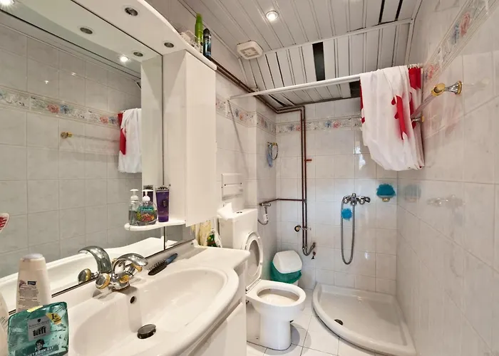 Aphrodite - Beachfront House - Recently Renovated