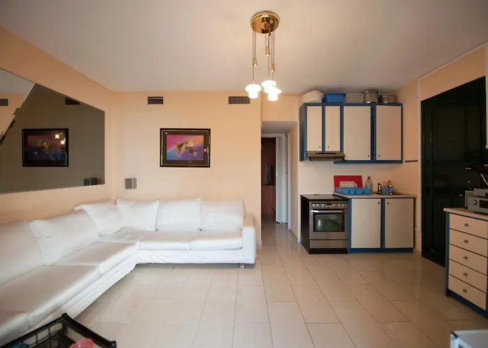 בית נופש Aphrodite - Beachfront House - Recently Renovated