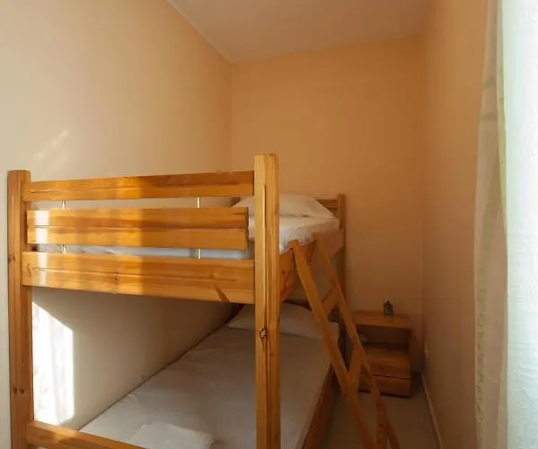 Дом отдыха Aphrodite - Beachfront House - Recently Renovated *