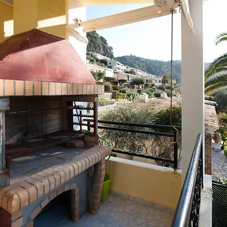 Casa vacanze Aphrodite - Beachfront House - Recently Renovated Glifada