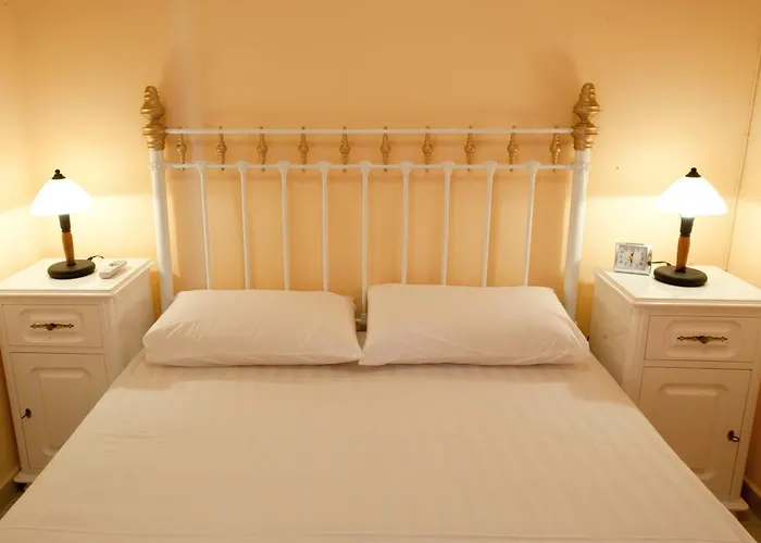 Aphrodite - Beachfront House - Recently Renovated * 格利法达